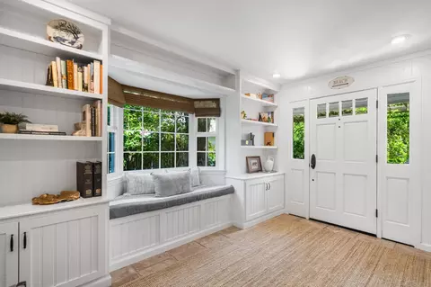 Entry Way - 335 13th Ave, Santa Cruz, CA 95062 photo 1 of 6