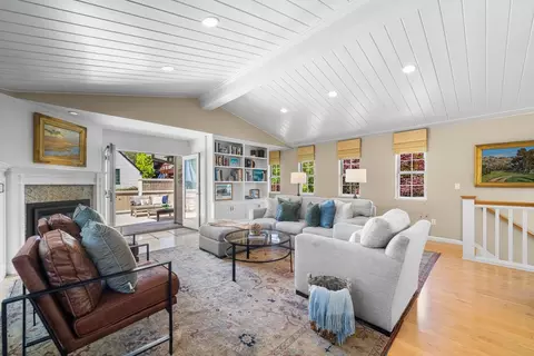Living - 335 13th Ave, Santa Cruz, CA 95062 photo 3 of 7