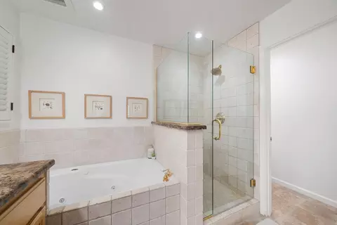 Bath - 335 13th Ave, Santa Cruz, CA 95062 photo 2 of 3