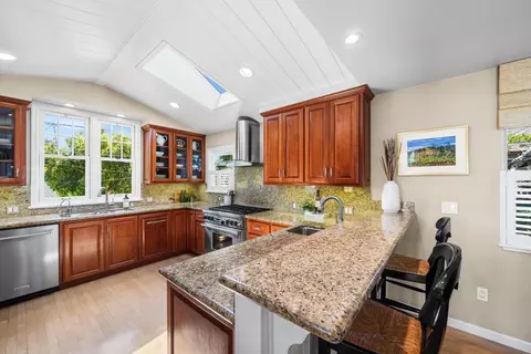 Kitchen - 335 13th Ave, Santa Cruz, CA 95062 photo 2 of 8