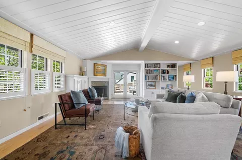 Living - 335 13th Ave, Santa Cruz, CA 95062 photo 2 of 7