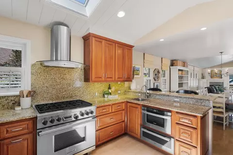 Kitchen - 335 13th Ave, Santa Cruz, CA 95062 photo 3 of 8