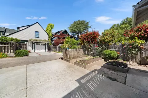 Exterior - 335 13th Ave, Santa Cruz, CA 95062 photo 17 of 27