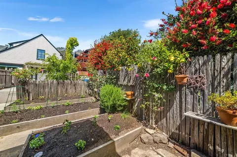 Exterior - 335 13th Ave, Santa Cruz, CA 95062 photo 19 of 27