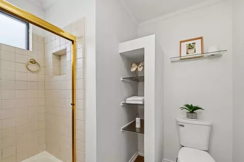 Bath - 519 Beech Ave, San Bruno, CA 94066 photo 2 of 2