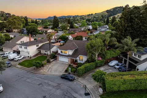 16761 Dry Creek Ct, Morgan Hill, CA 95037