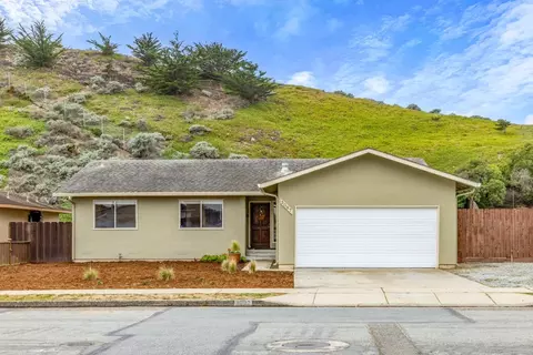3097 Messinger Dr, Marina, CA 93933