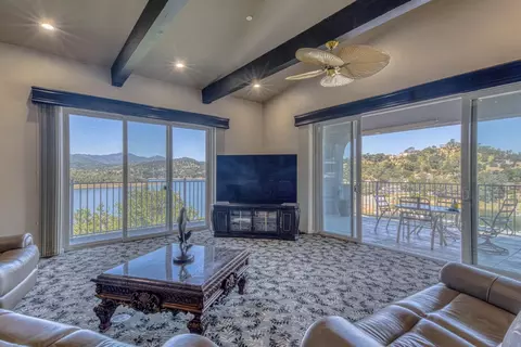 Living - 8213 Bass Pt, Bradley, CA 93426 photo 1 of 5