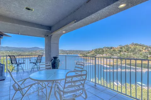 Exterior - 8213 Bass Pt, Bradley, CA 93426 photo 2 of 13