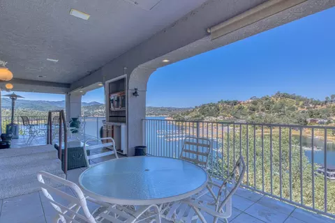 Exterior - 8213 Bass Pt, Bradley, CA 93426 photo 4 of 13