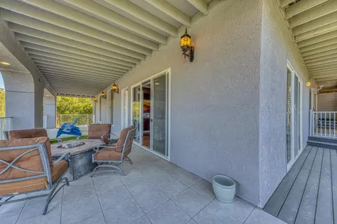 Exterior - 8213 Bass Pt, Bradley, CA 93426 photo 9 of 13