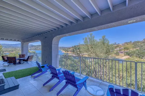Exterior - 8213 Bass Pt, Bradley, CA 93426 photo 7 of 13