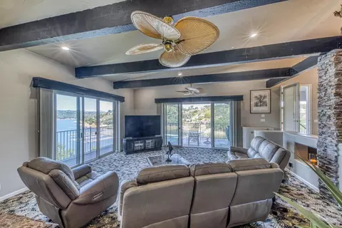 Living - 8213 Bass Pt, Bradley, CA 93426 photo 4 of 5