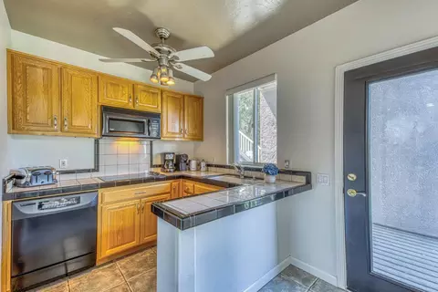 Kitchen - 8213 Bass Pt, Bradley, CA 93426 photo 4 of 5