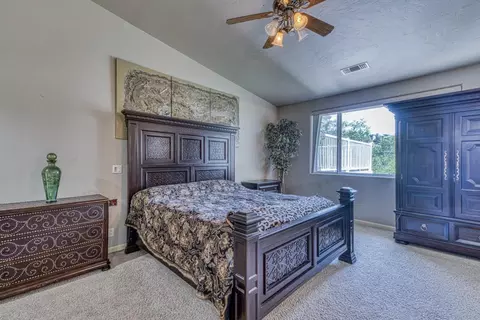 Bedroom - 8213 Bass Pt, Bradley, CA 93426 photo 1 of 7