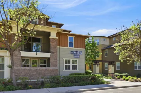 702 Elderberry Dr, Milpitas, CA 95035