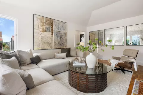 Living - 75 Chaves Ave, San Francisco, CA 94127 photo 2 of 2