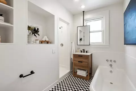 Bath - 75 Chaves Ave, San Francisco, CA 94127 photo 1 of 1