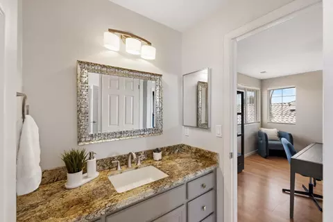 Bath - 345 Chardonnay Dr, Salinas, CA 93906 photo 4 of 4