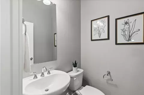 Bath - 5852 Virtual Ln, San Jose, CA 95119 photo 1 of 6