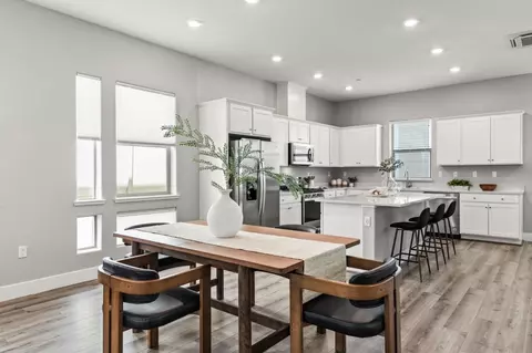 Dining - 5852 Virtual Ln, San Jose, CA 95119 photo 1 of 3