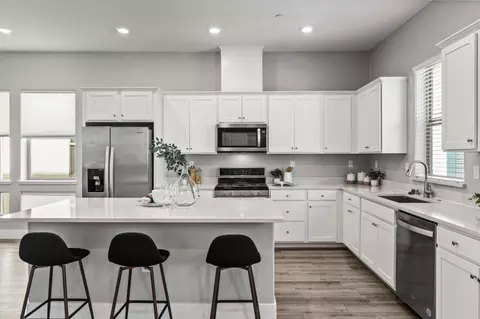 Kitchen - 5852 Virtual Ln, San Jose, CA 95119 photo 2 of 5