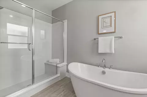 Bath - 5852 Virtual Ln, San Jose, CA 95119 photo 5 of 6