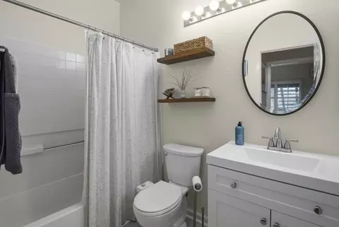 Bath - 511 Dursey Dr, Pinole, CA 94564 photo 3 of 3