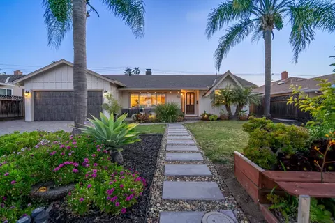 801 Monica Ln, Campbell, CA 95008