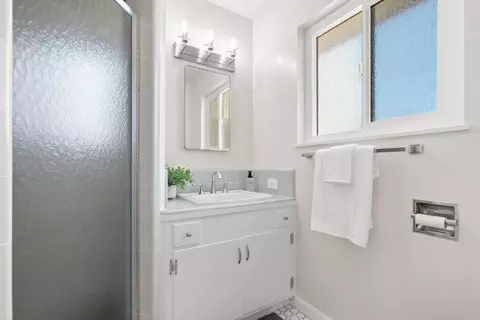 Bath - 311 Baltusrol Dr, Aptos, CA 95003 photo 1 of 3