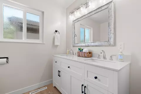 Bath - 311 Baltusrol Dr, Aptos, CA 95003 photo 3 of 3