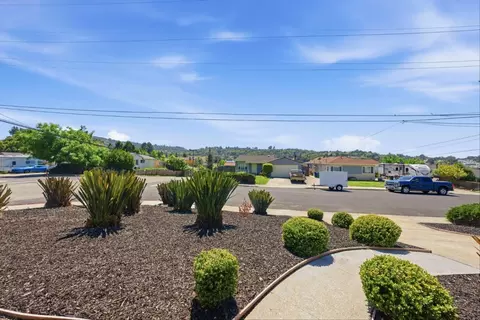 Exterior - 2793 Ruff Ct, Pinole, CA 94564 photo 4 of 12