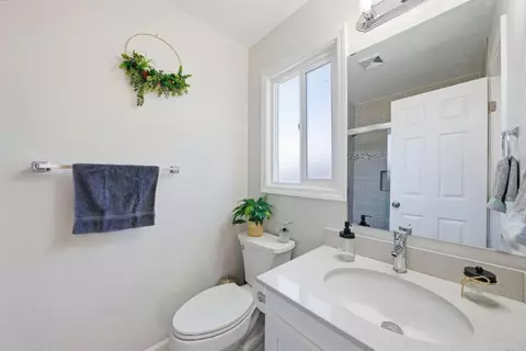 Bath - 2793 Ruff Ct, Pinole, CA 94564 photo 2 of 3