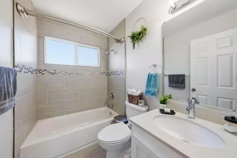 Bath - 2793 Ruff Ct, Pinole, CA 94564 photo 1 of 3