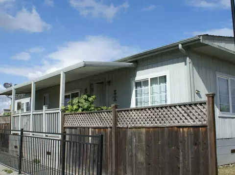1 Appletree Ln 1, Hollister, CA 95023