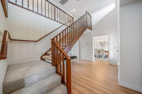 Entry Way - 709 San Leandro Cir, Salinas, CA 93901 photo 3 of 4