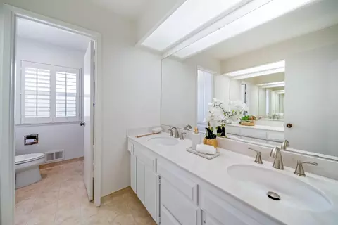 Bath - 709 San Leandro Cir, Salinas, CA 93901 photo 4 of 4