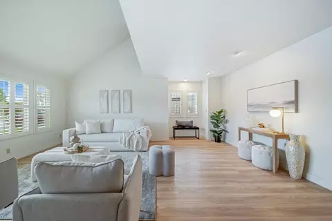 Living - 709 San Leandro Cir, Salinas, CA 93901 photo 2 of 6
