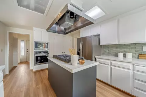 Kitchen - 709 San Leandro Cir, Salinas, CA 93901 photo 2 of 4