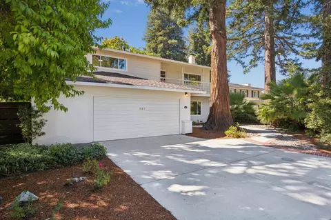 707 Charleston Ct, Palo Alto, CA 94303