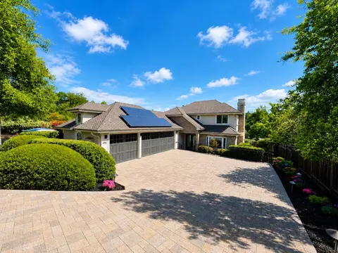496 Summit Dr, Redwood City, CA 94062