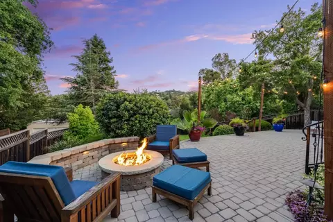 496 Summit Dr, Redwood City, CA 94062