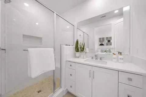 Bath - 608 Chinon, Irvine, CA 92618 photo 6 of 10