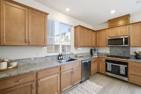 Kitchen - 1646 Siderits Way, Gilroy, CA 95020 photo 2 of 3