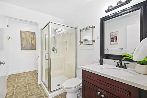Bath - 929 El Camino Real 416e, Sunnyvale, CA 94087 photo 1 of 3