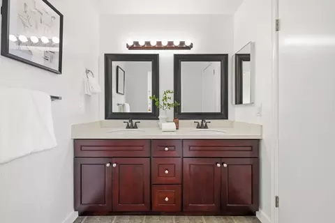 Bath - 929 El Camino Real 416e, Sunnyvale, CA 94087 photo 2 of 3