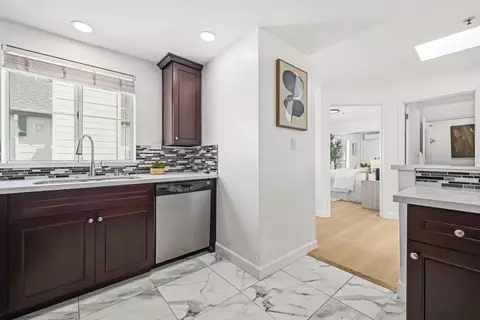 Kitchen - 929 El Camino Real 416e, Sunnyvale, CA 94087 photo 3 of 5