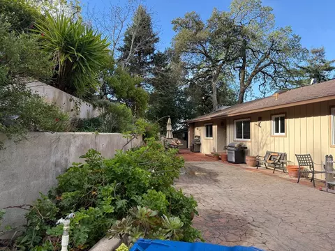 21420 Bear Creek Rd, Los Gatos, CA 95033
