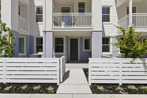 2735 Oak Rd, Walnut Creek, CA 94597