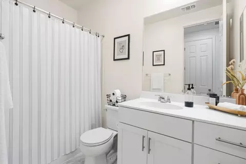 Bath - 1363 Rossano Way, Salinas, CA 93905 photo 1 of 2